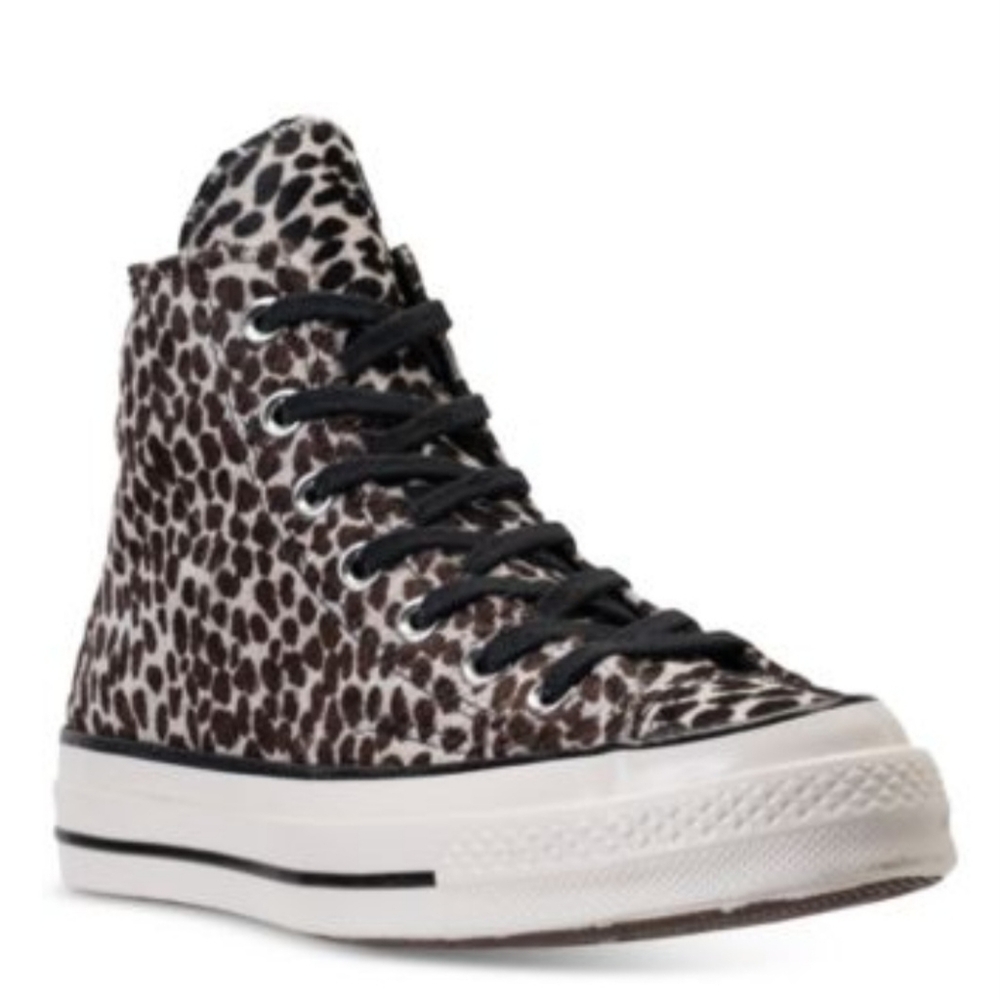 Rare Cheetah print Faux fur Converse Sneakers- like new! Size 8